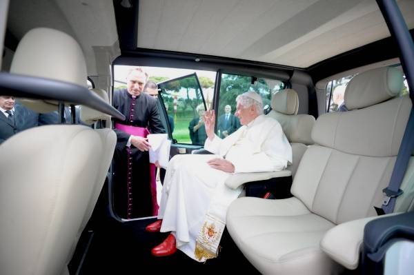 papamobile.jpg